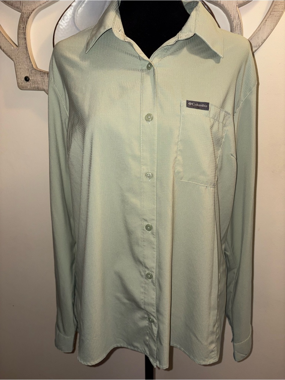 Columbia Long Sleeve Button-Down Hiking Shirt - Light Green